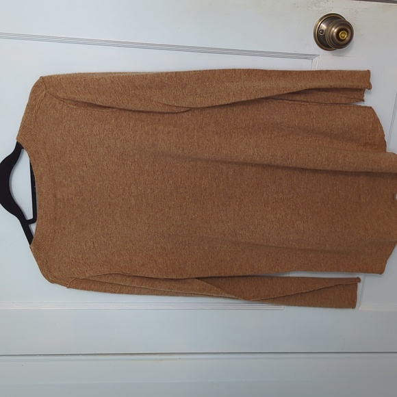 Kerisma Sz M Gold Colored Long Sleeve Knit Top with High Low Bottom - Picture 6 of 6